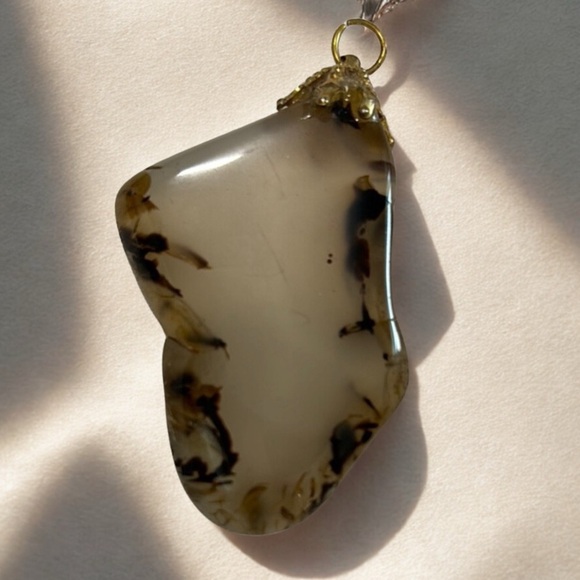 Unique and Stunning 2” Agate Pendant - Picture 1 of 5